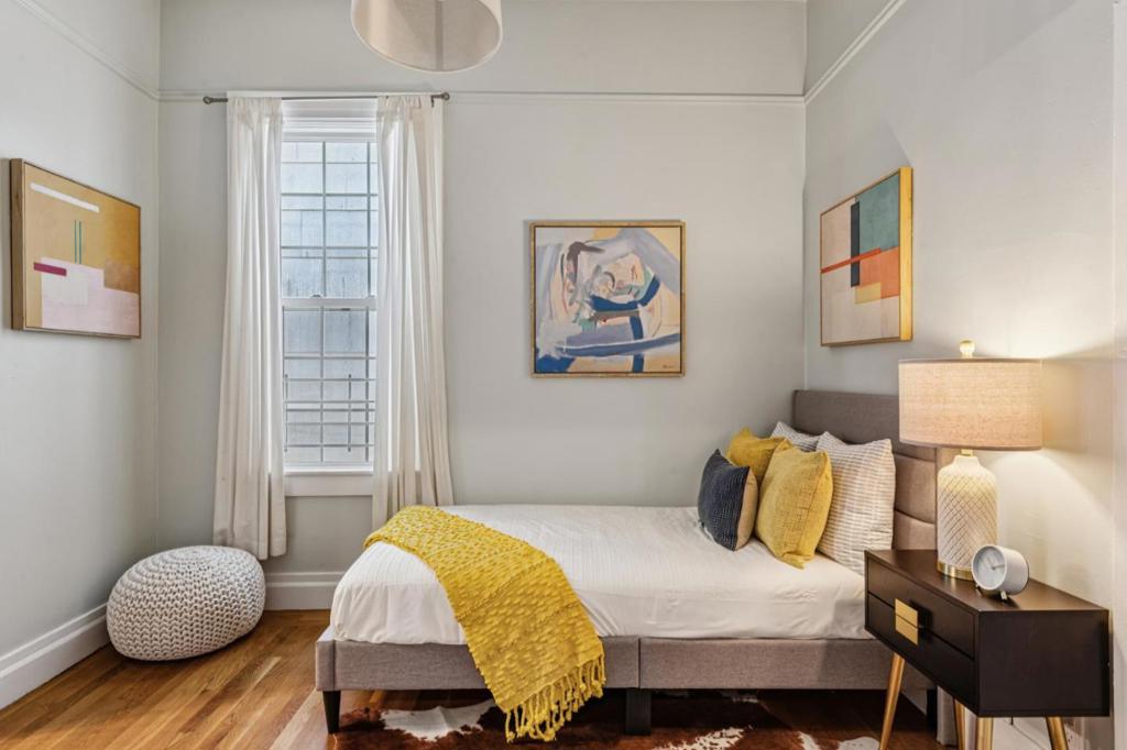 San Francisco, California, 94134, United States, 3 Bedrooms Bedrooms, ,2 BathroomsBathrooms,Residential,For Sale,1943072