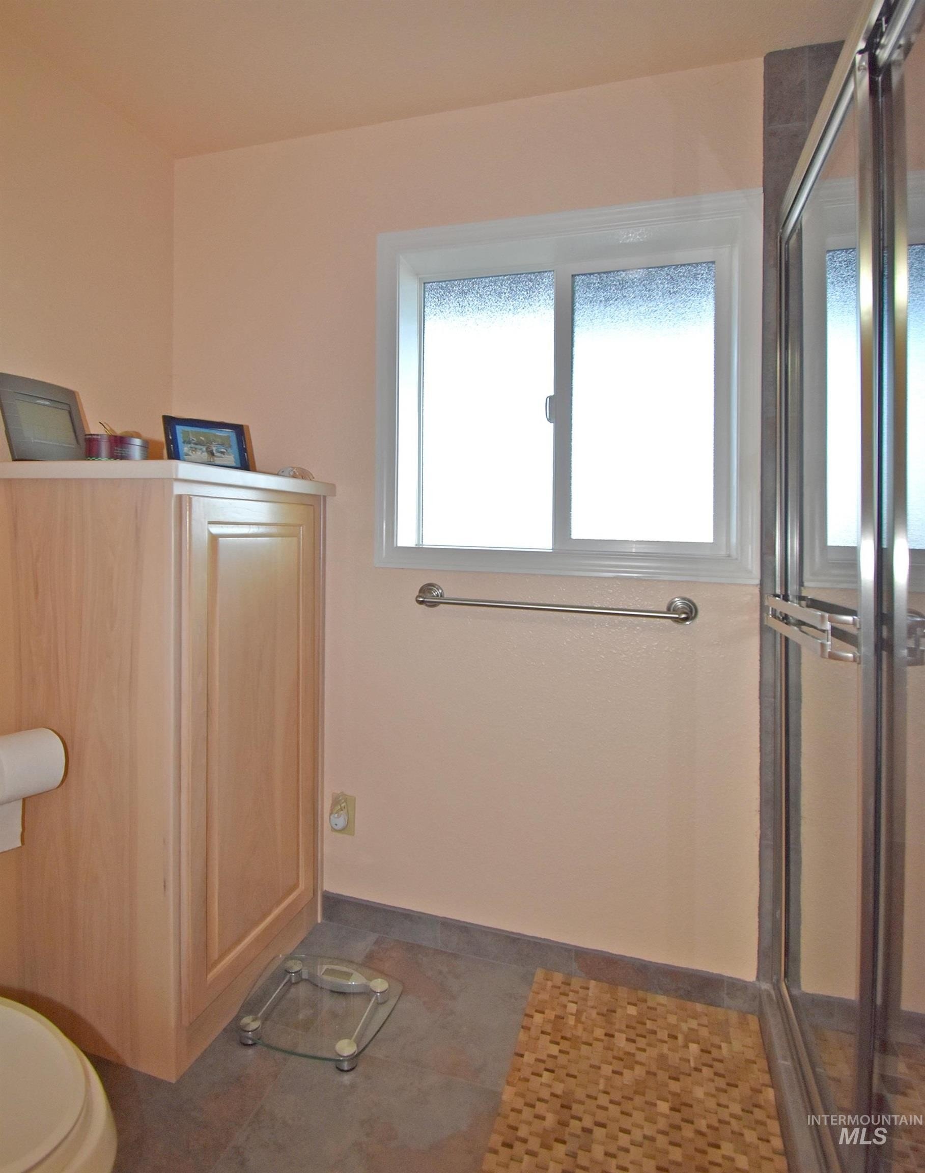 Clarkston, Washington, 99403, United States, 4 Bedrooms Bedrooms, ,2 BathroomsBathrooms,Residential,For Sale,2011343