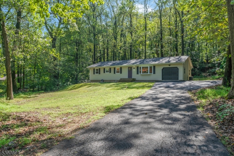 Bethlehem Twp., New Jersey, 08802, United States, 3 Bedrooms Bedrooms, ,2 BathroomsBathrooms,Residential,For Sale,1949584