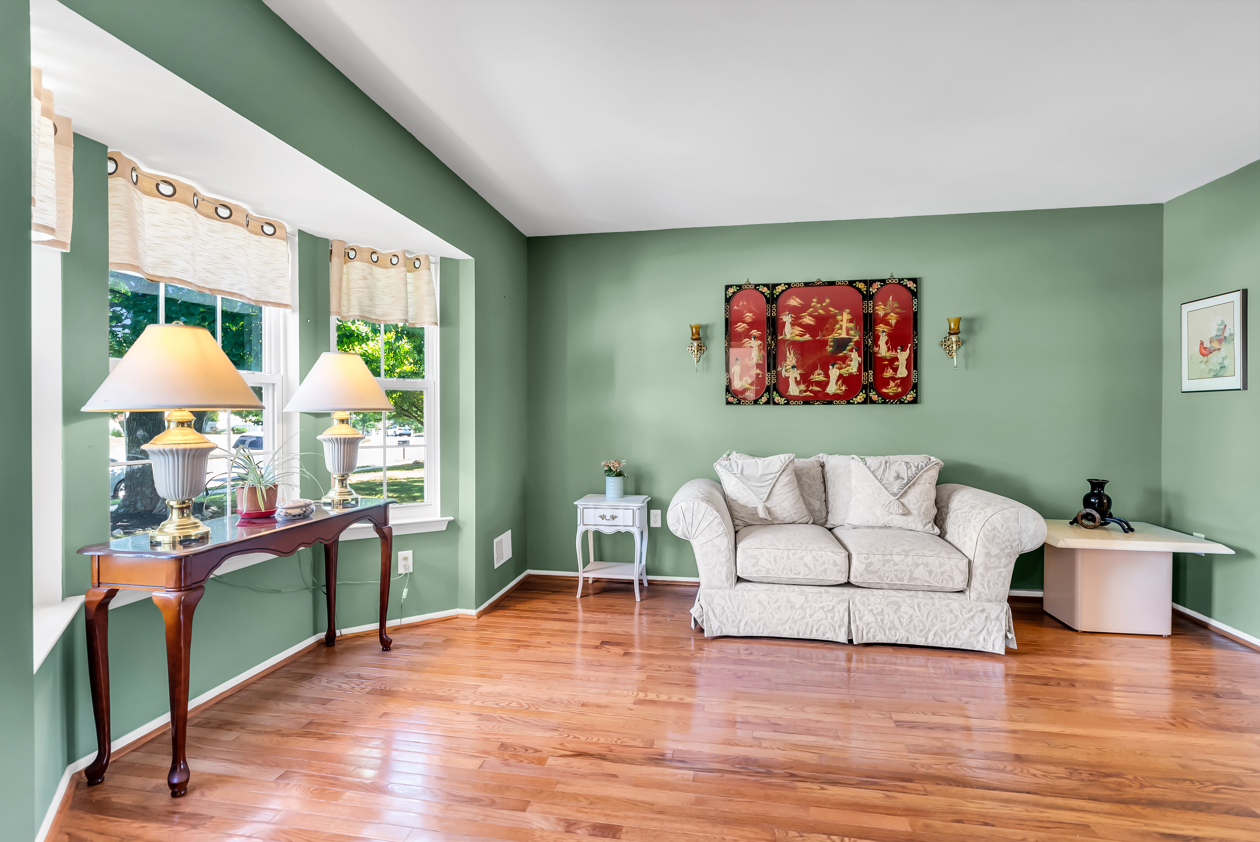  Woodland Hills Colonial Opportunity - 物件實景