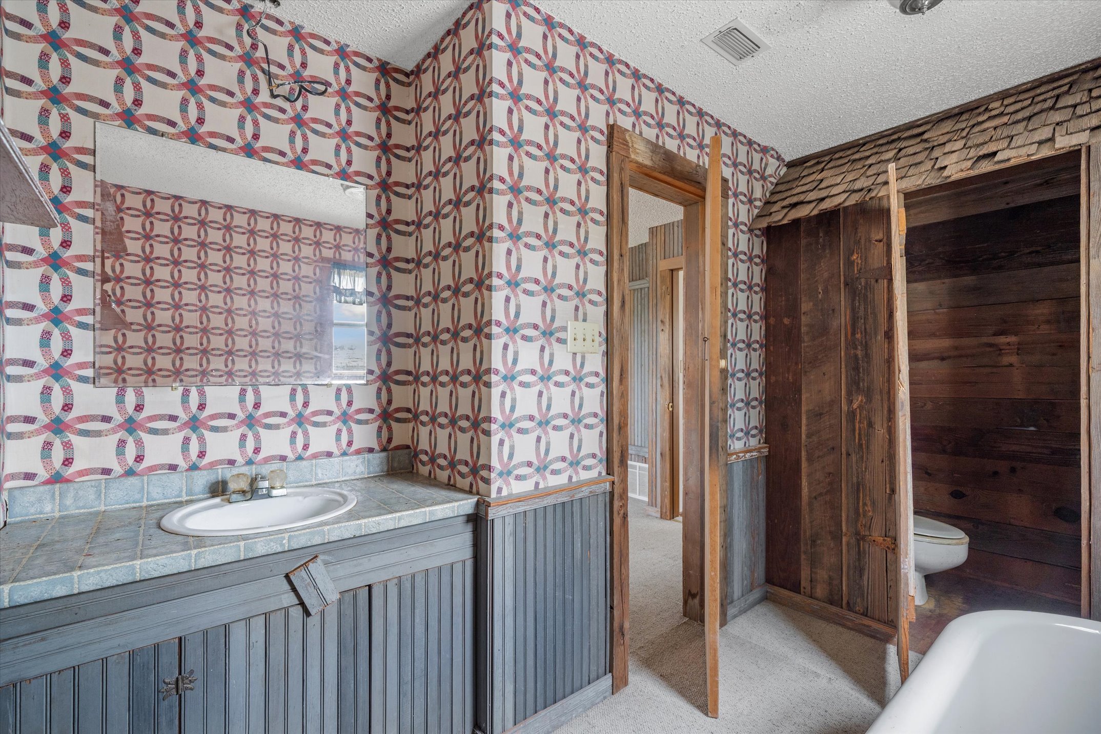 Wills Point, Texas, 75169, United States, 4 Bedrooms Bedrooms, ,3 BathroomsBathrooms,Residential,For Sale,1979230