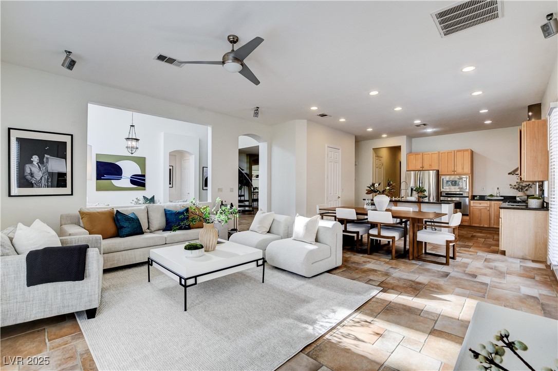 Henderson, Nevada, 89052, United States, 5 Bedrooms Bedrooms, ,4 BathroomsBathrooms,Residential,For Sale,1989374