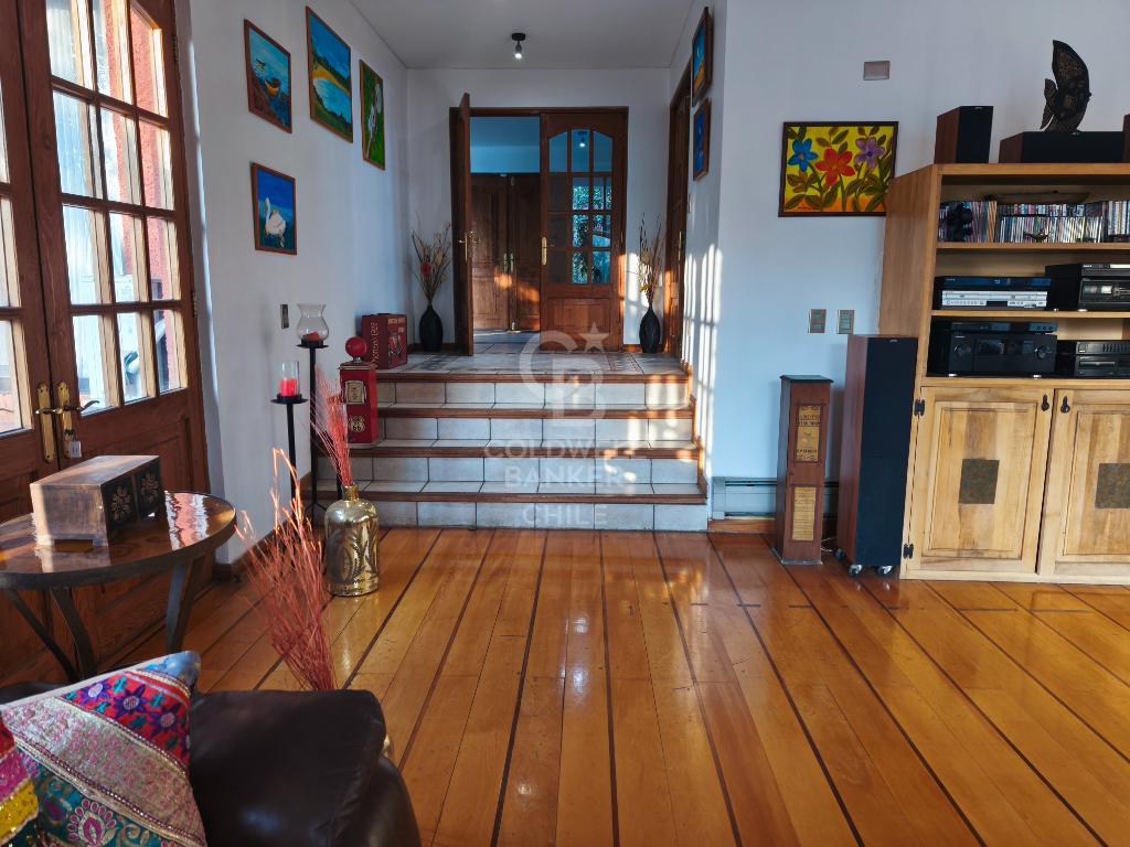 Las Condes, Chile, 5 Bedrooms Bedrooms, ,4 BathroomsBathrooms,Residential,For Sale,1821022