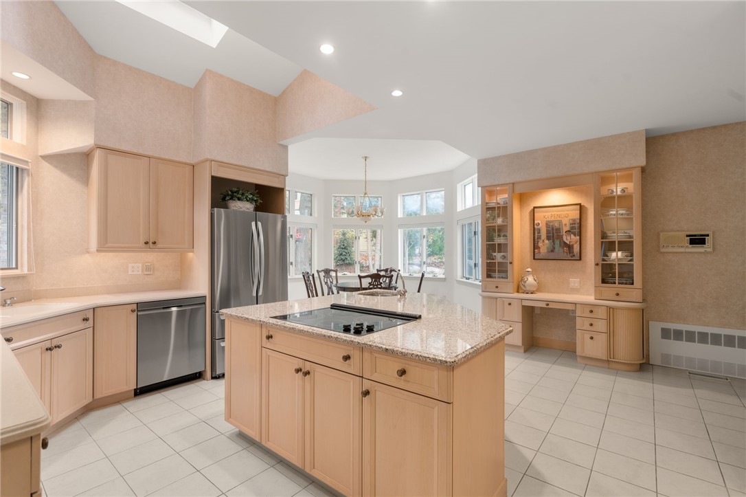 Cranston, Rhode Island, 02920, United States, 3 Bedrooms Bedrooms, ,4 BathroomsBathrooms,Residential,For Sale,1993261