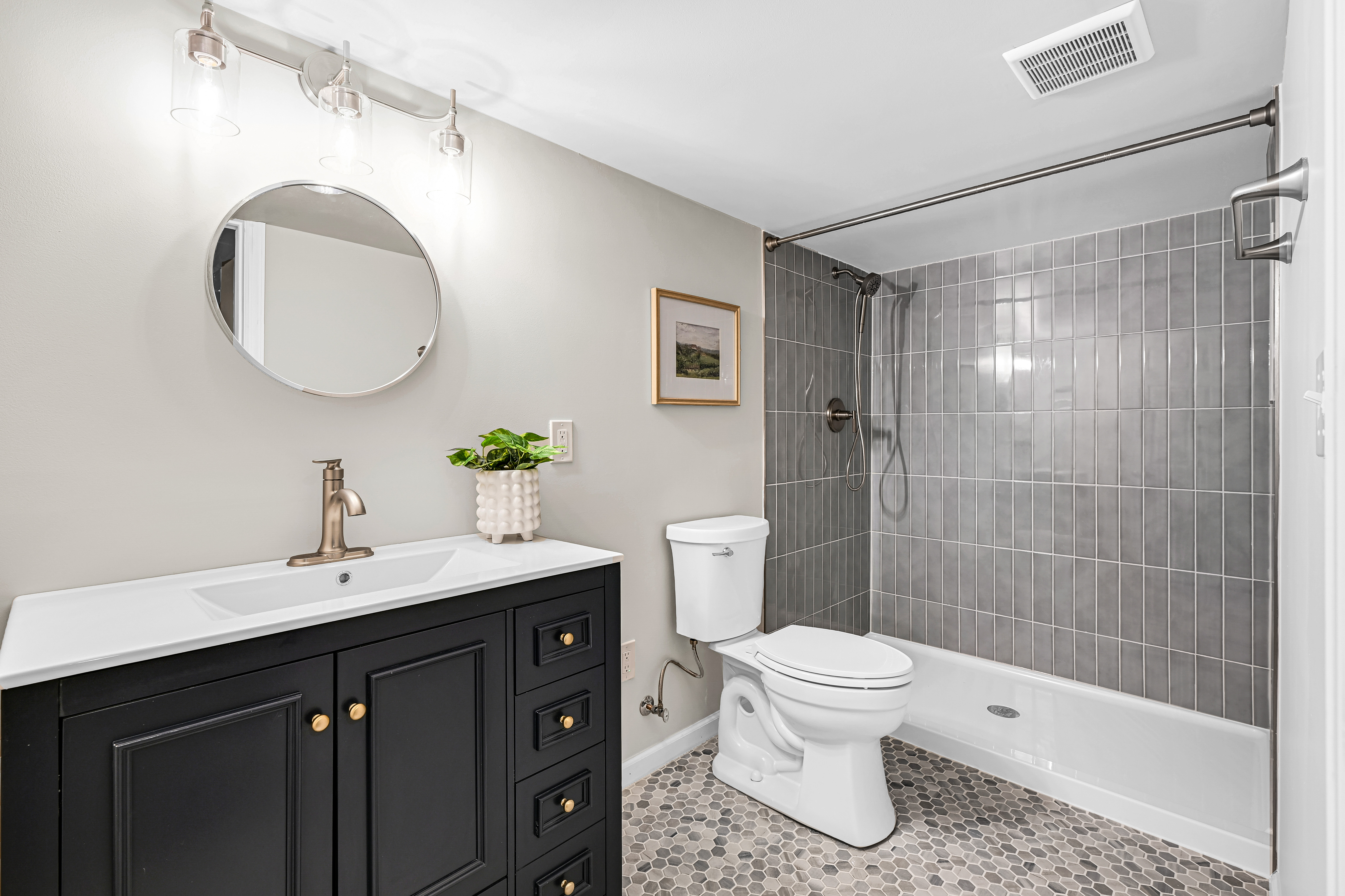  11415 Lake Shore Drive, Mequon, WI 53092 - 物件實景