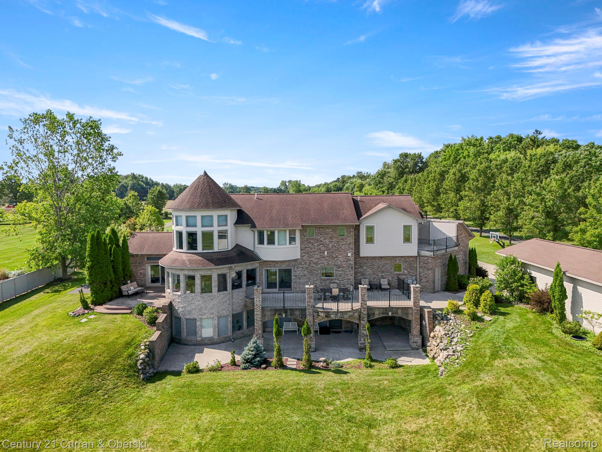 Groveland Township, Michigan, 48442, United States, 5 Bedrooms Bedrooms, ,6 BathroomsBathrooms,Residential,For Sale,1982712