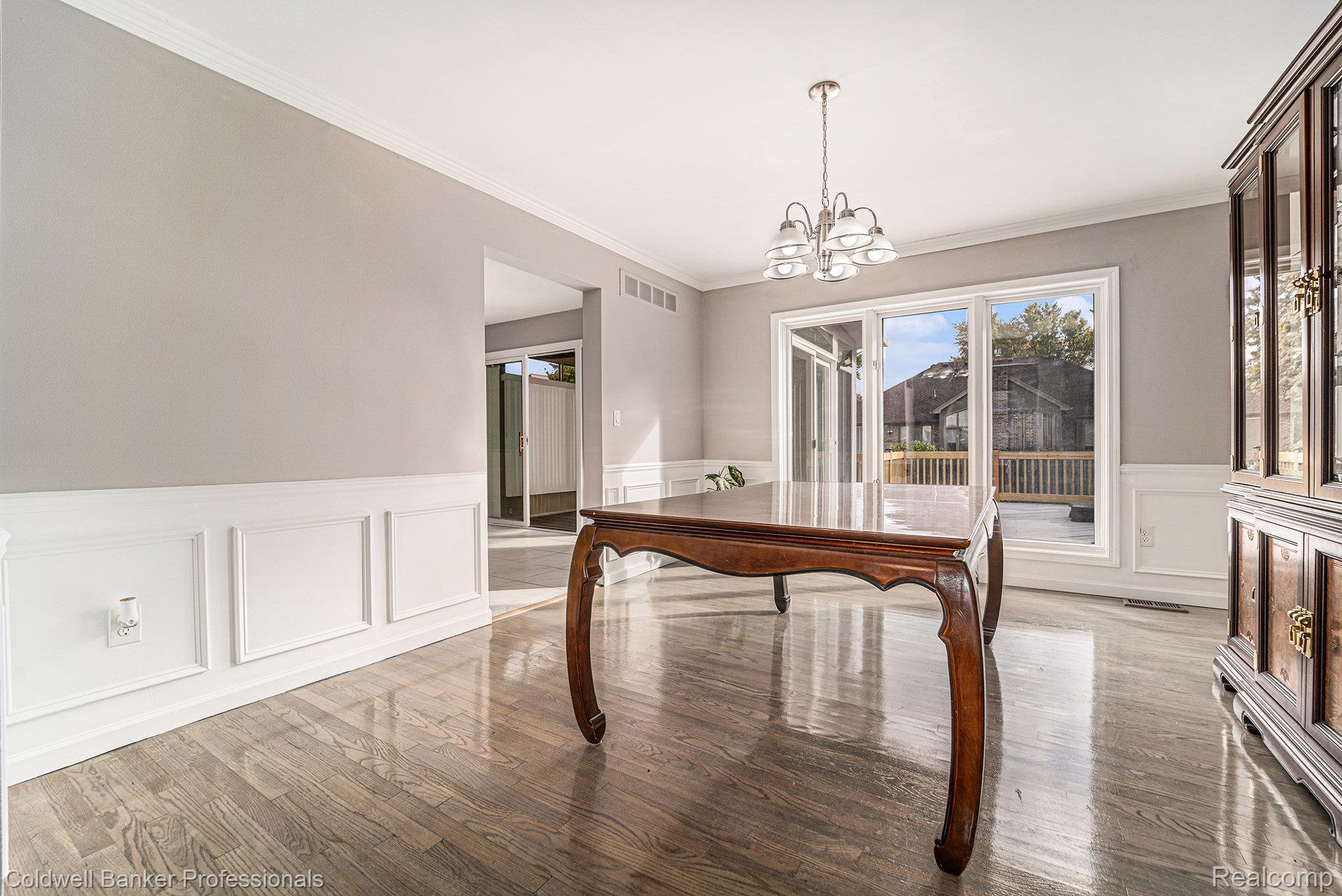 ShelbyTwp, Michigan, 48315, United States, 3 Bedrooms Bedrooms, ,4 BathroomsBathrooms,Residential,For Sale,1967840