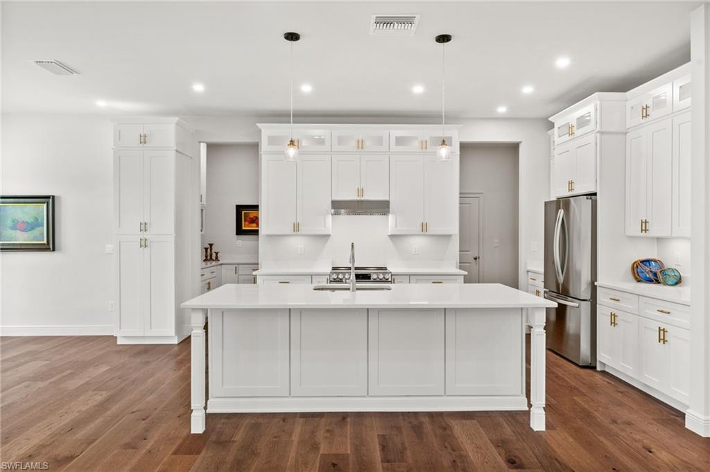 Fort Myers, Florida, 33905, United States, 3 Bedrooms Bedrooms, ,3 BathroomsBathrooms,Residential,For Sale,1865209