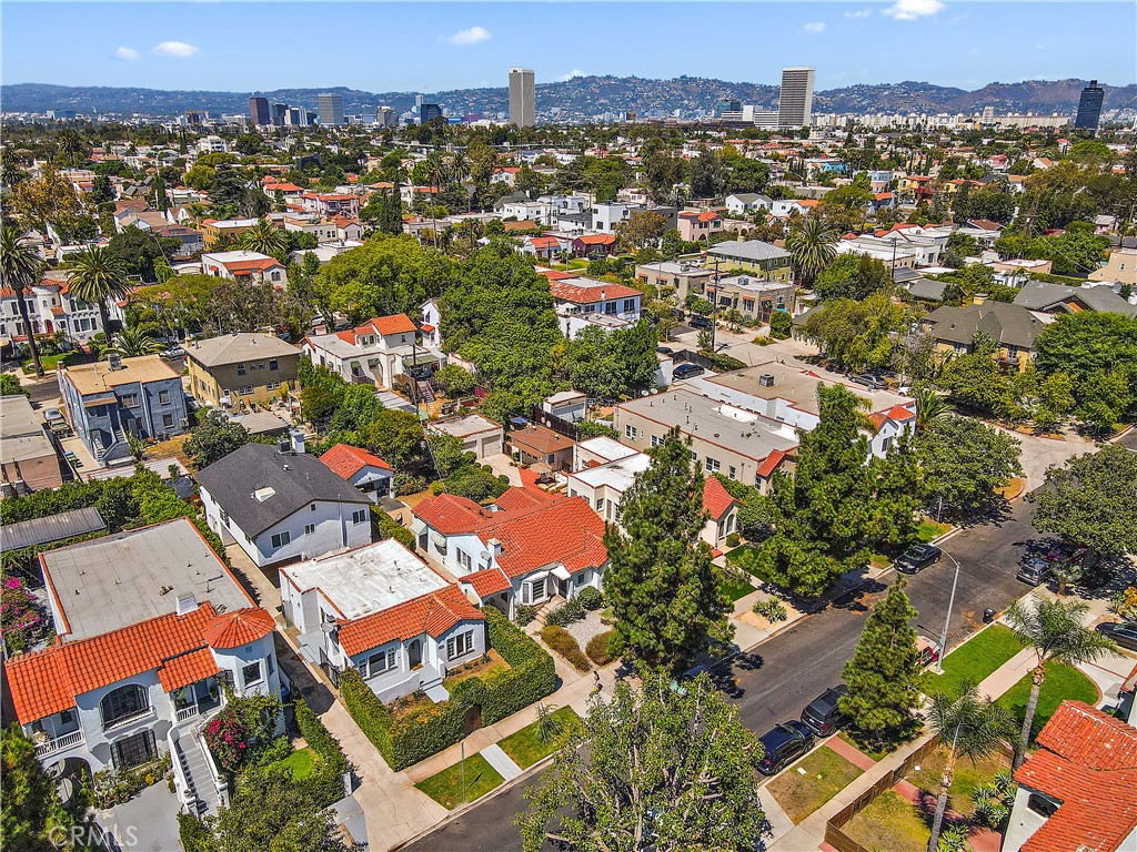 Los Angeles, California, 90019, United States, ,Residential,For Sale,1983742
