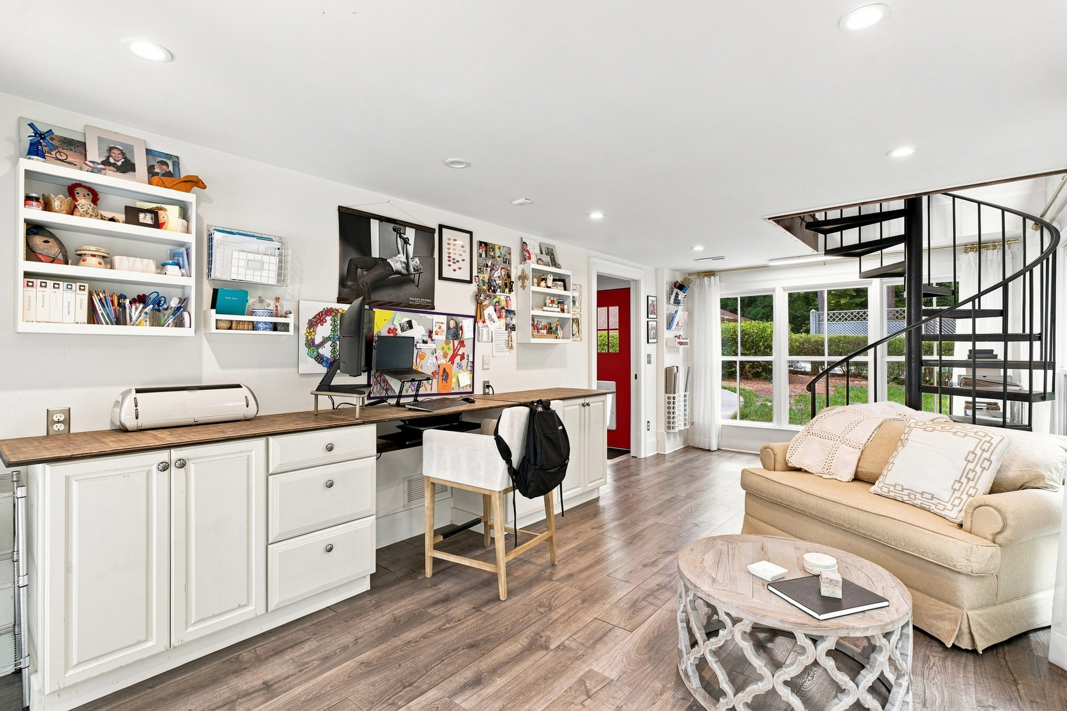  Thoughtfully Designed and Renovated Home in Londonberry Estates - 物件實景