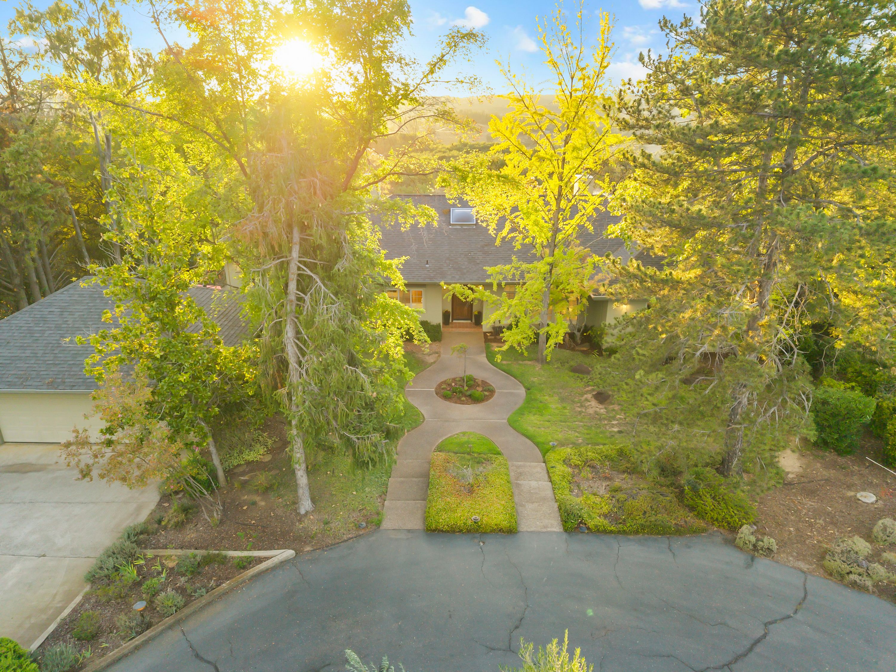  Sweeping Views. Gated Privacy. Minutes from Town - 物件實景