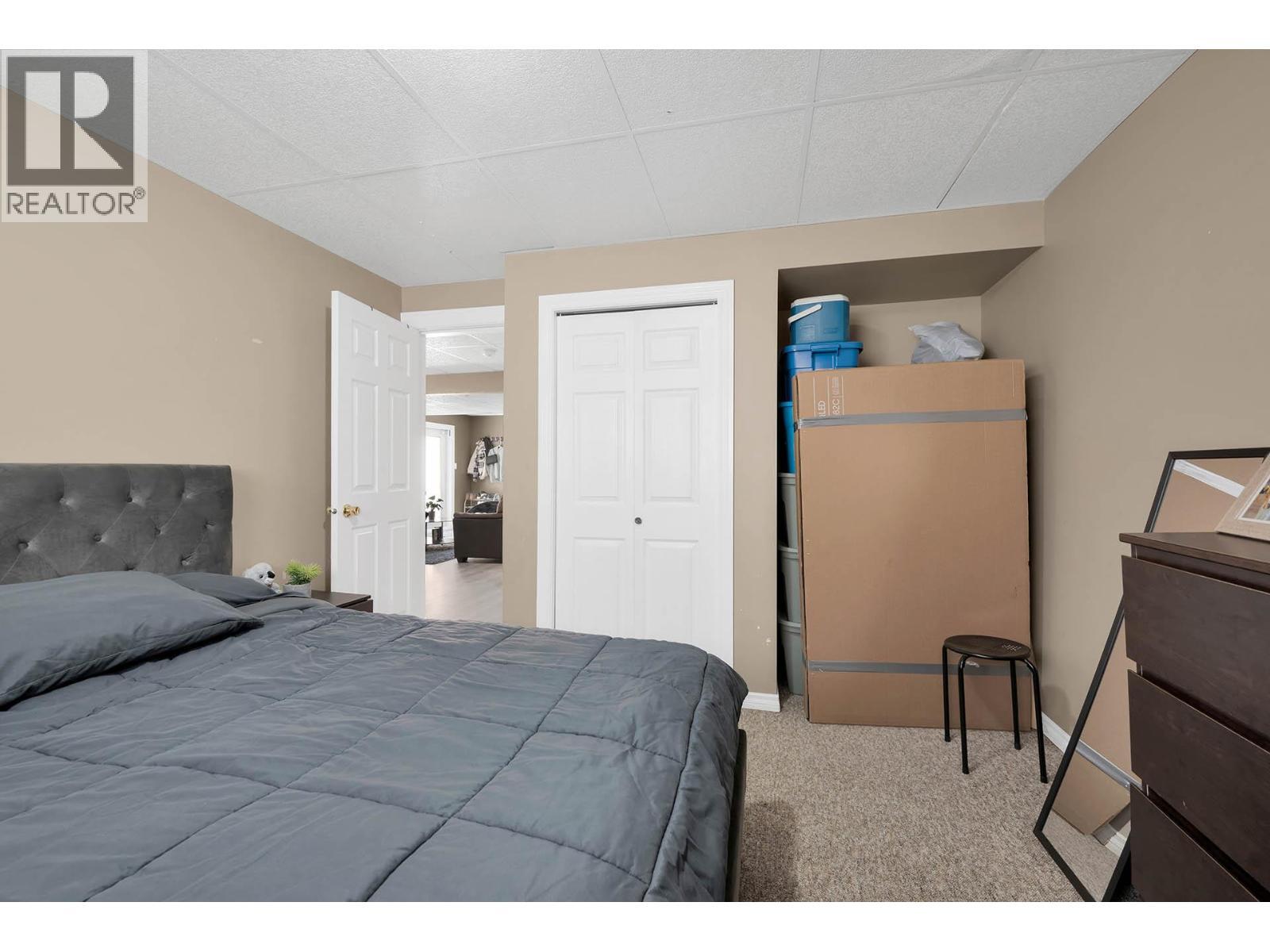 KAMLOOPS, British Columbia, V1S 1W2, CA, 6 Bedrooms Bedrooms, ,4 BathroomsBathrooms,Residential,For Sale,1950563