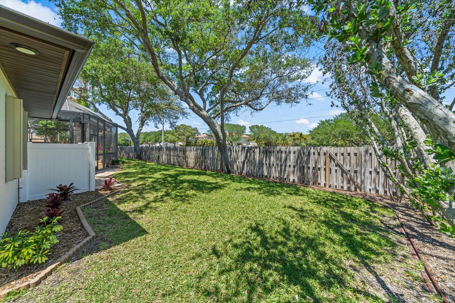  560 Veracruz Boulevard, Indialantic, FL, 32903 - 物件實景