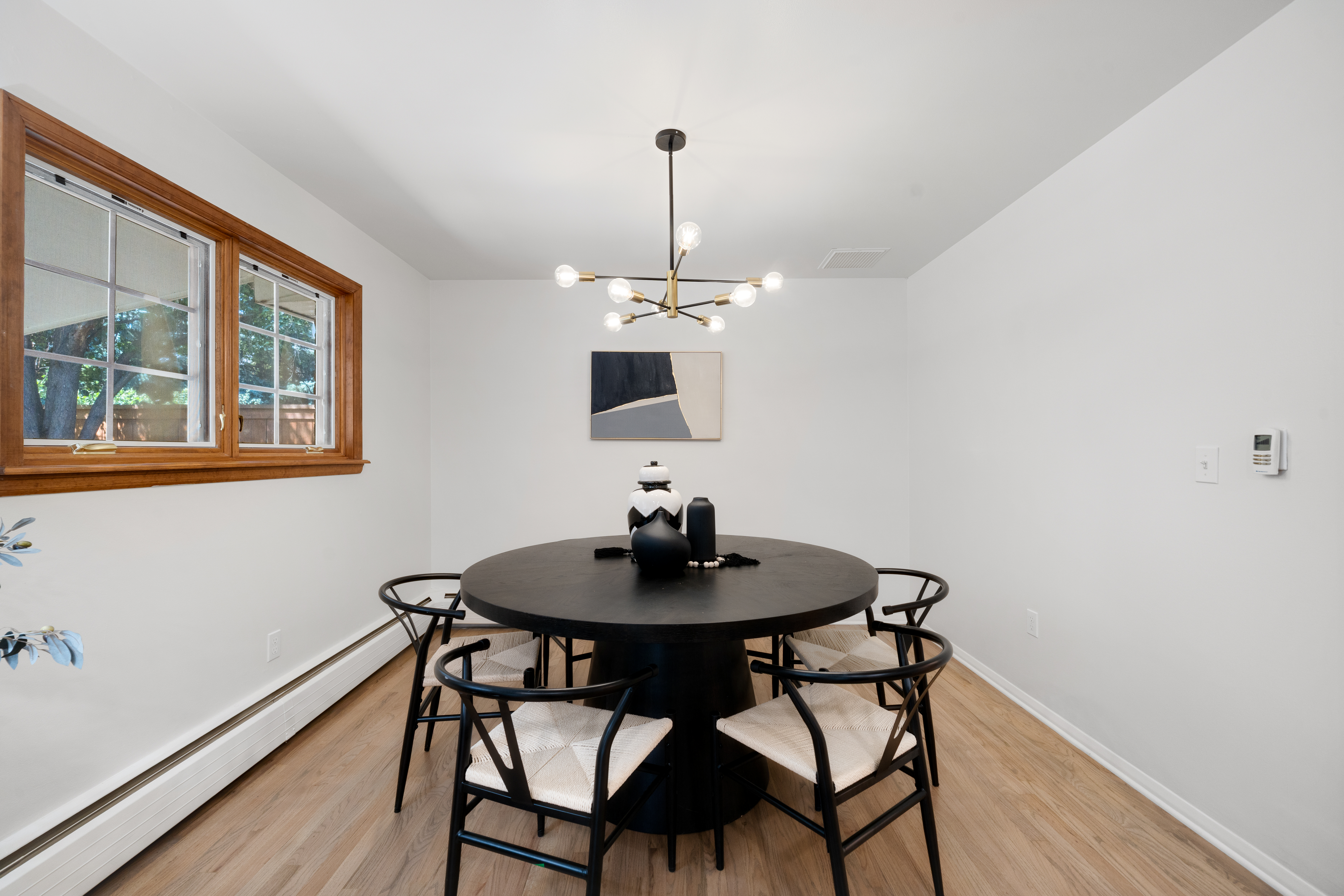  Spacious ranch-style home offers a functional floor plan - 物件實景