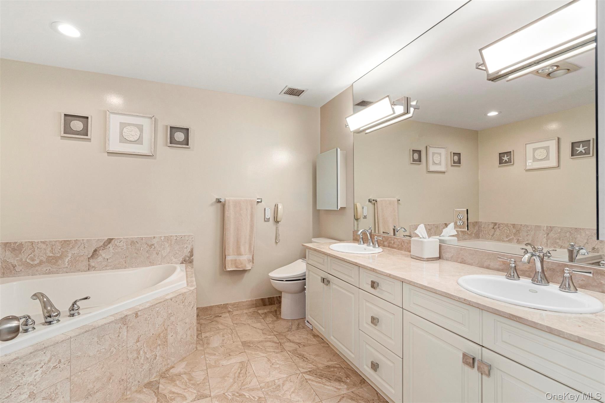 Piermont, New York, 10968, United States, 2 Bedrooms Bedrooms, ,3 BathroomsBathrooms,Residential,For Sale,1941803