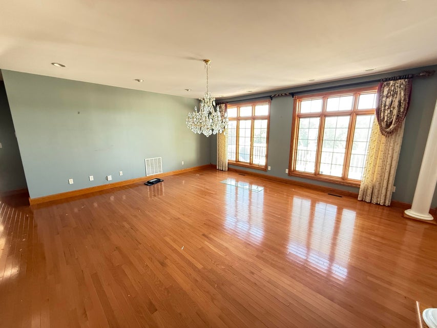 Somerset, Kentucky, 42501, United States, 5 Bedrooms Bedrooms, ,5 BathroomsBathrooms,Residential,For Sale,1975383