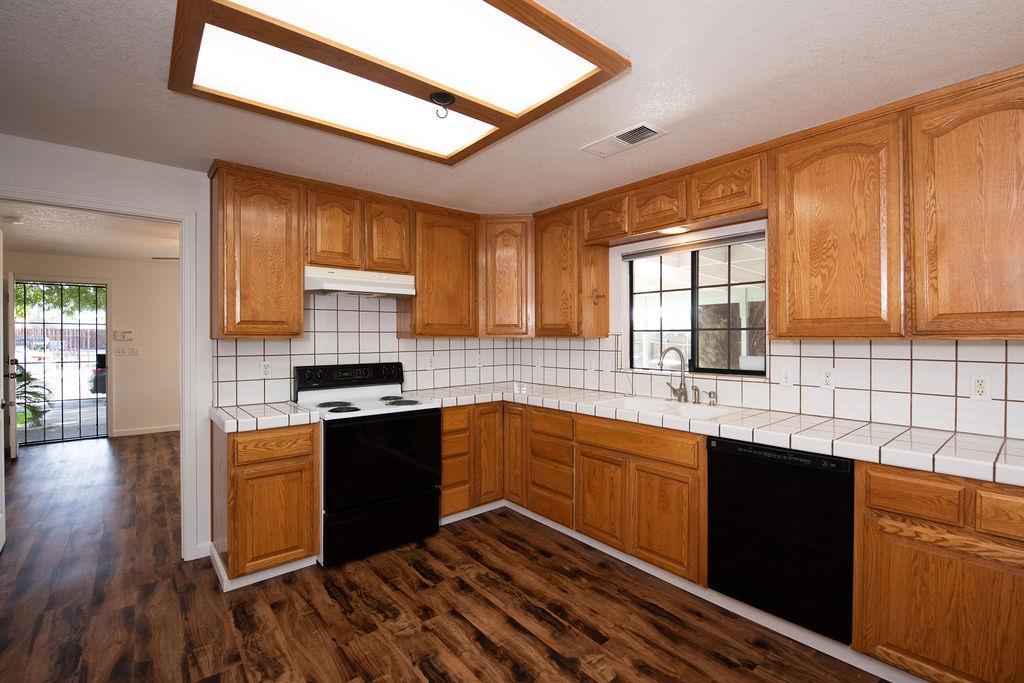 Oakdale, California, 95361, United States, 2 Bedrooms Bedrooms, ,3 BathroomsBathrooms,Residential,For Sale,1978297