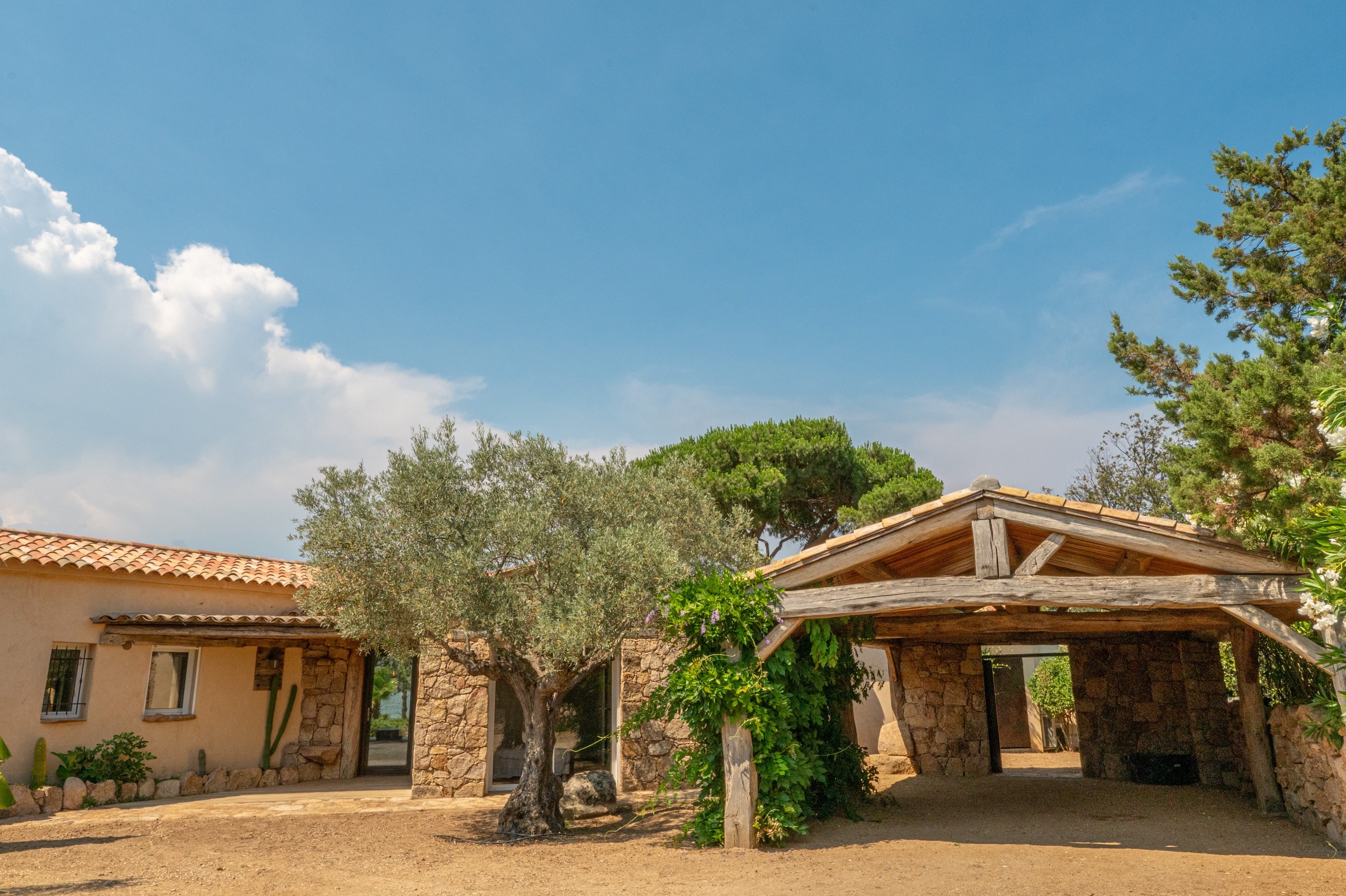  SALE: WATERFRONT PROPERTY – GULF OF PORTO-VECCHIO, CORSICA - 物件實景