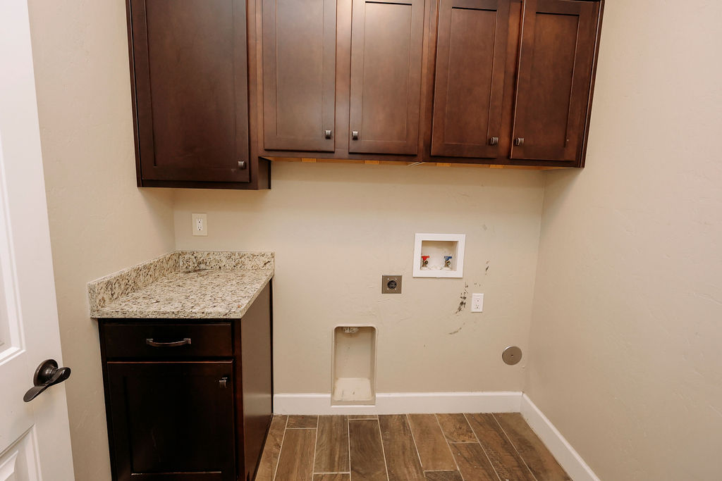 Carlsbad, New Mexico, 88220, United States, 4 Bedrooms Bedrooms, ,3 BathroomsBathrooms,Residential,For Sale,1975049