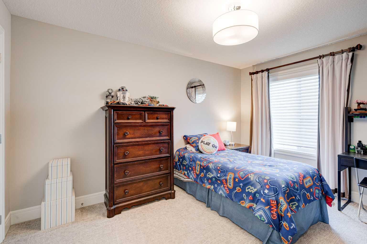 CALGARY, Alberta, T2X 2E1, CA, 4 Bedrooms Bedrooms, ,3 BathroomsBathrooms,Residential,For Sale,1987816