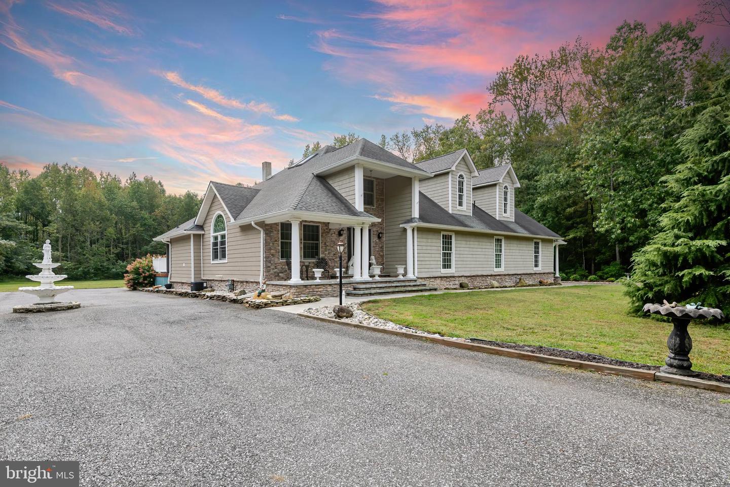 VINELAND, New Jersey, 08361, United States, 4 Bedrooms Bedrooms, ,5 BathroomsBathrooms,Residential,For Sale,1980125