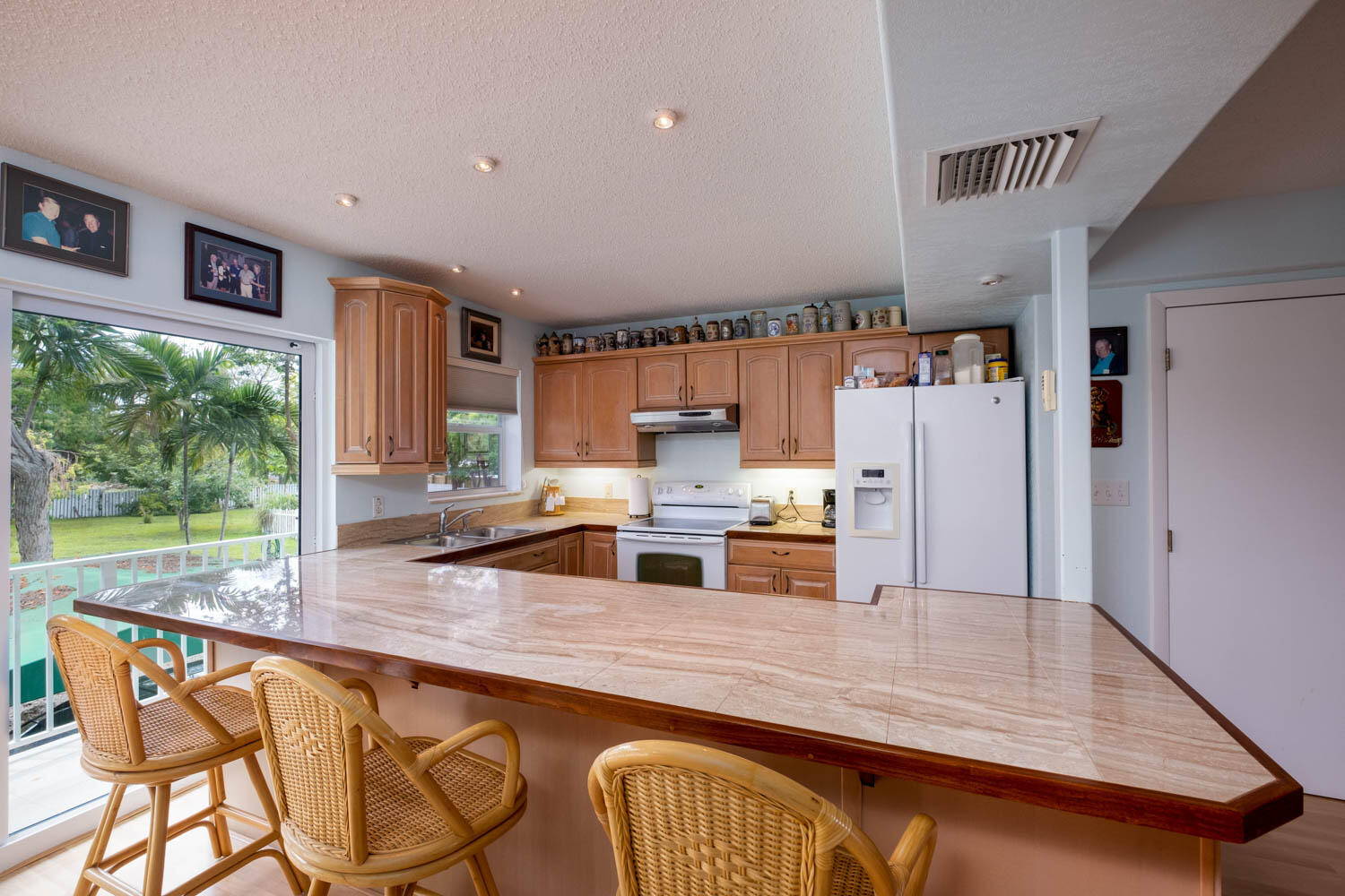 ISLAMORADA, Florida, 33036, United States, 5 Bedrooms Bedrooms, ,3 BathroomsBathrooms,Residential,For Sale,1828354
