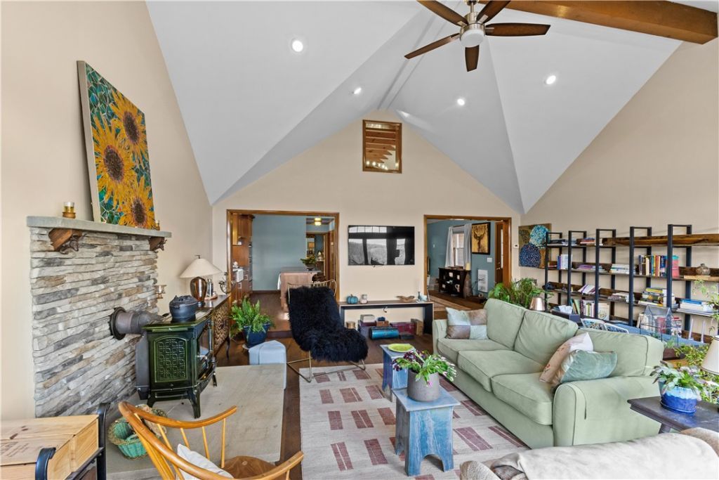 South Kortright, New York, 13842, United States, 3 Bedrooms Bedrooms, ,2 BathroomsBathrooms,Residential,For Sale,1986563