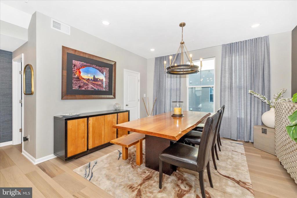 Frederick, Maryland, 21701, United States, 4 Bedrooms Bedrooms, ,4 BathroomsBathrooms,Residential,For Sale,2005194