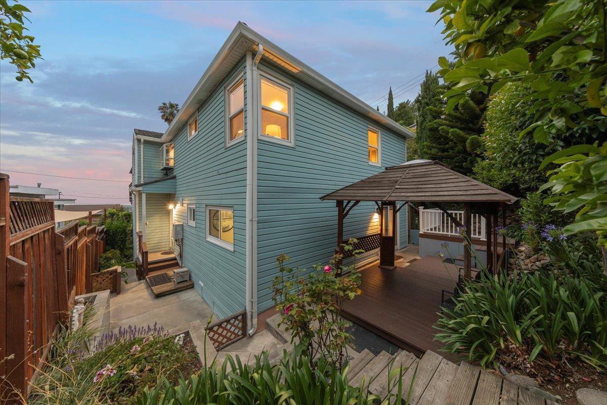 Castro Valley, California, 94546, United States, 4 Bedrooms Bedrooms, ,3 BathroomsBathrooms,Residential,For Sale,1989178