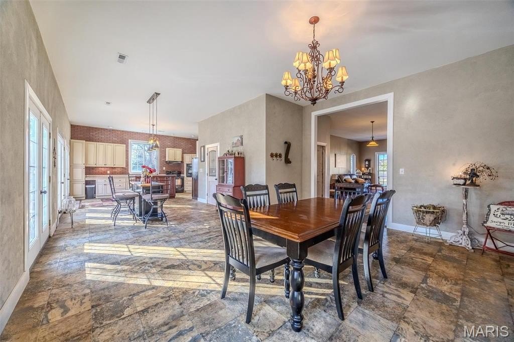 Lebanon, Missouri, 65536, United States, 4 Bedrooms Bedrooms, ,4 BathroomsBathrooms,Residential,For Sale,1976703