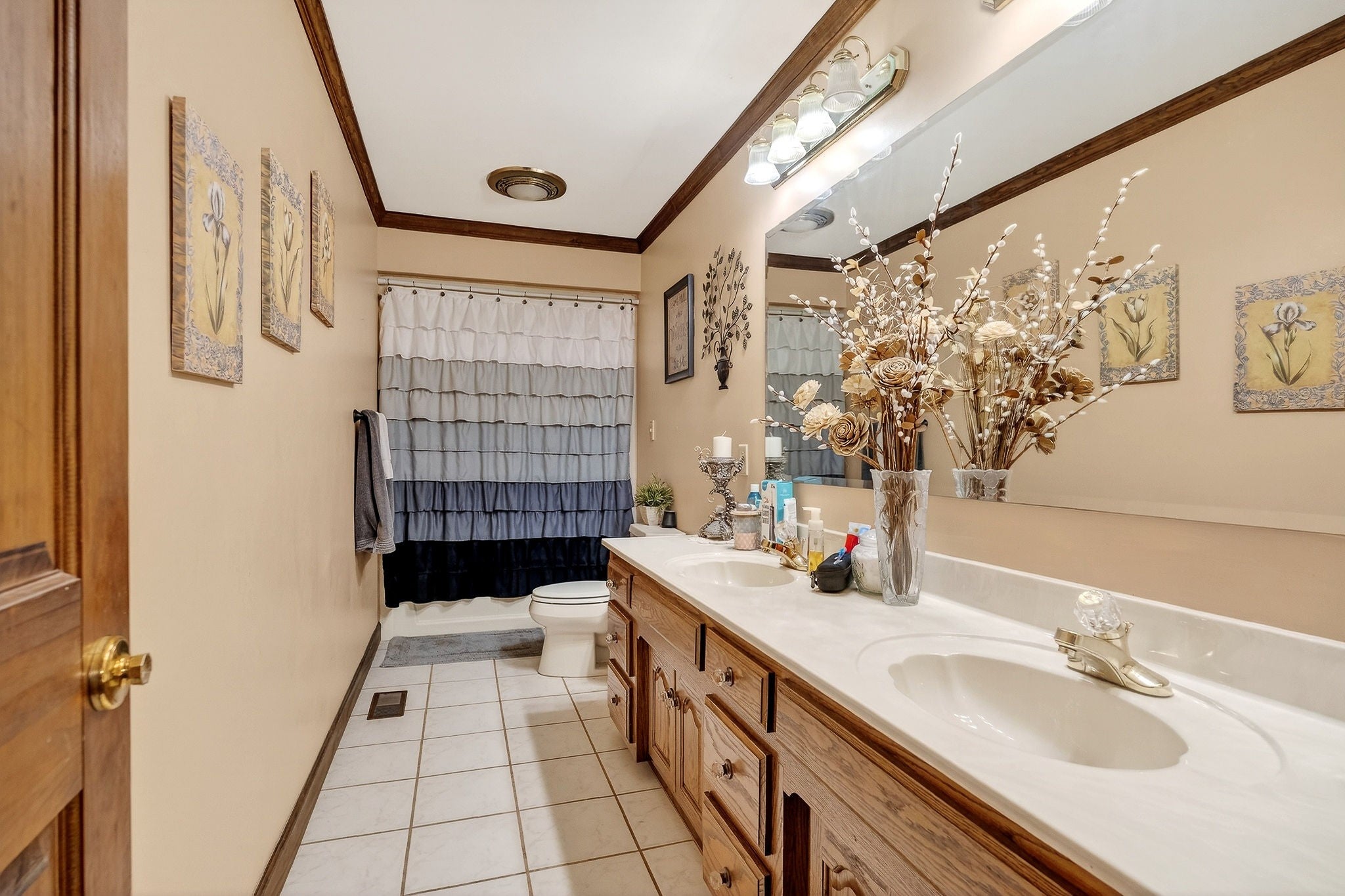 Smithville, Tennessee, 37166, United States, 6 Bedrooms Bedrooms, ,6 BathroomsBathrooms,Residential,For Sale,2008890