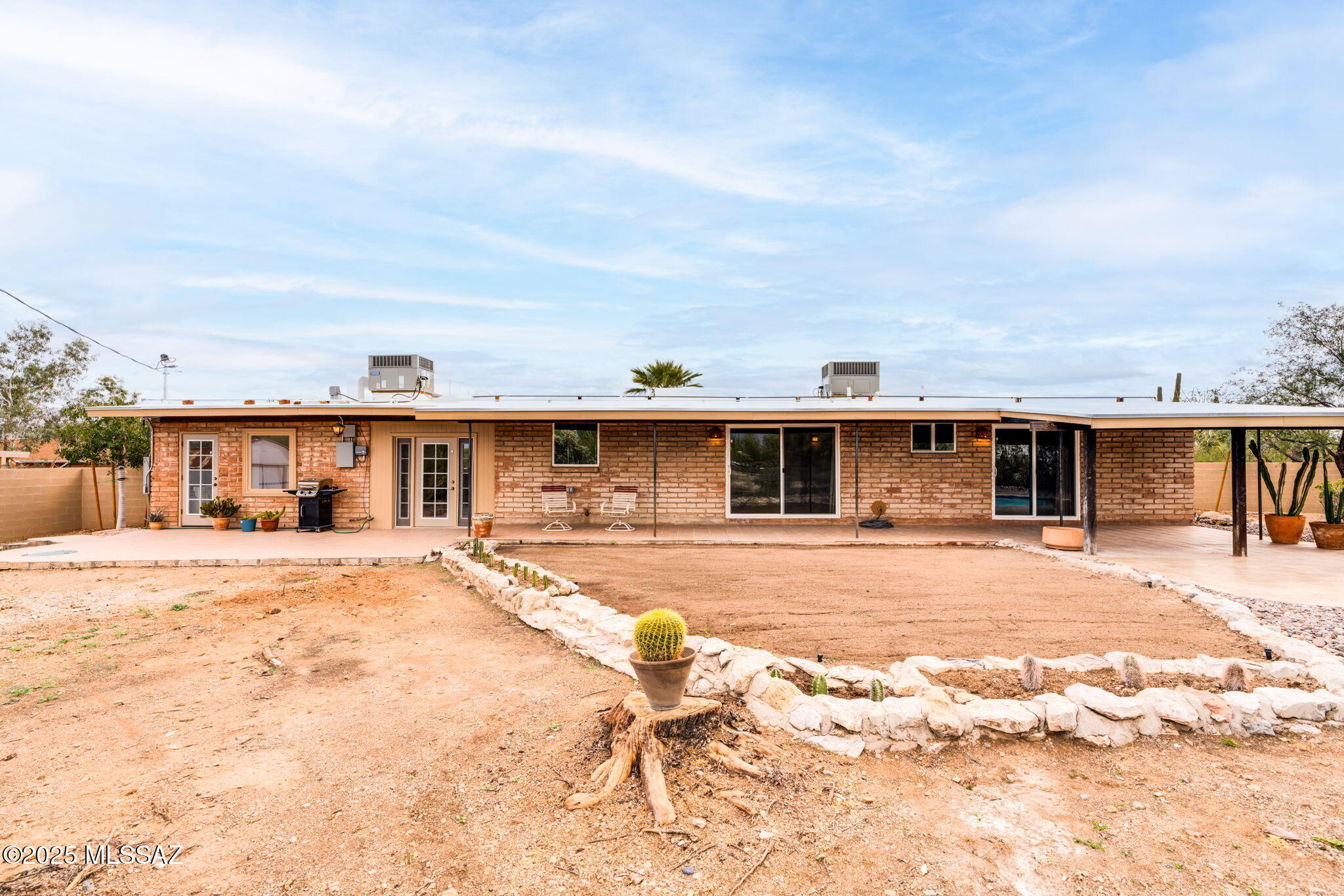 Tucson, Arizona, 85745, United States, 3 Bedrooms Bedrooms, ,3 BathroomsBathrooms,Residential,For Sale,1997512