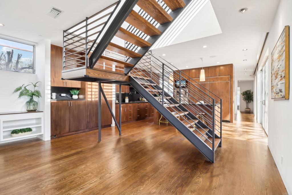 Venice, California, 90291, United States, 4 Bedrooms Bedrooms, ,4 BathroomsBathrooms,Residential,For Sale,1843493