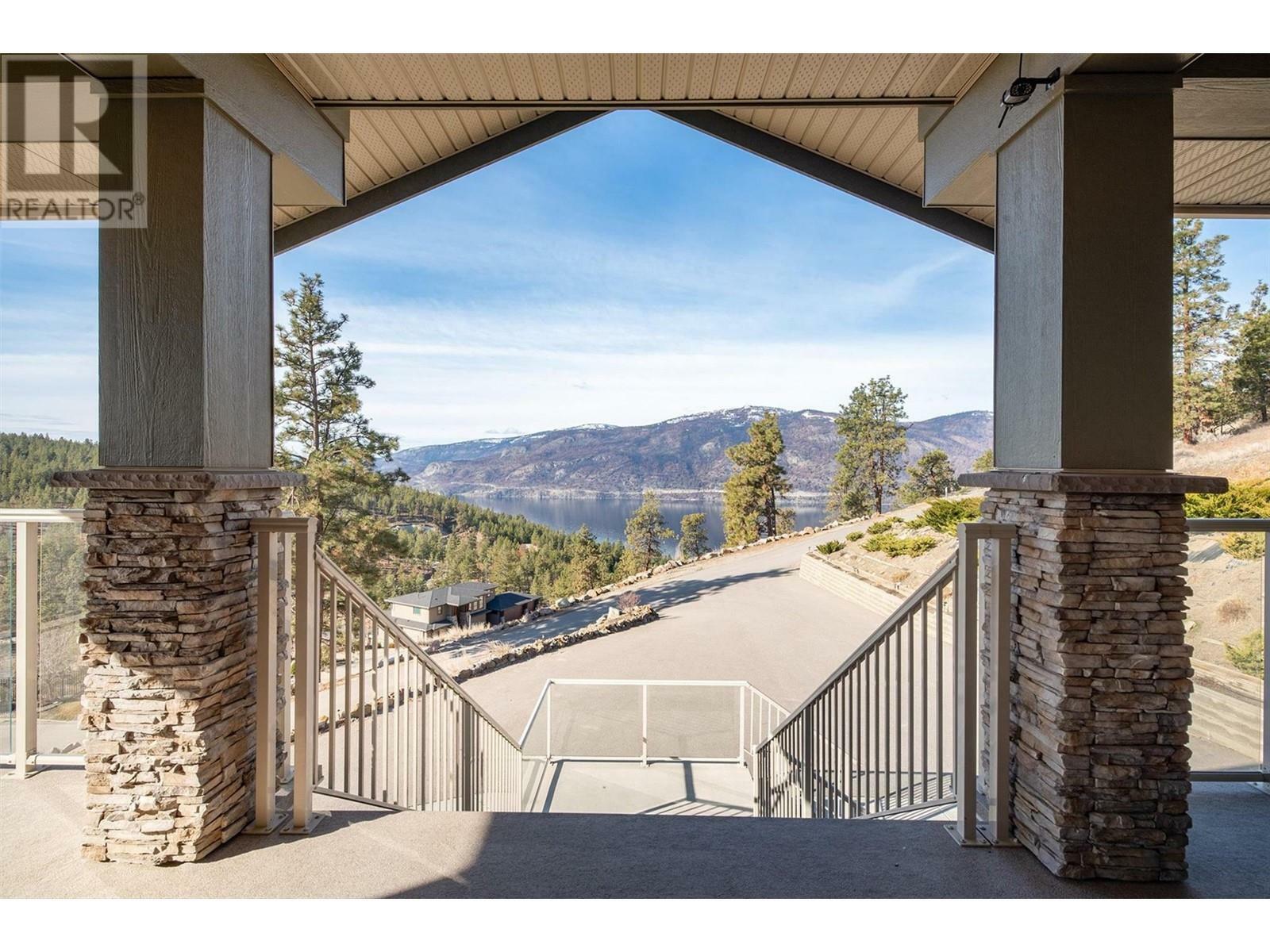 KELOWNA, British Columbia, V1V 2R1, CA, 4 Bedrooms Bedrooms, ,3 BathroomsBathrooms,Residential,For Sale,1839022
