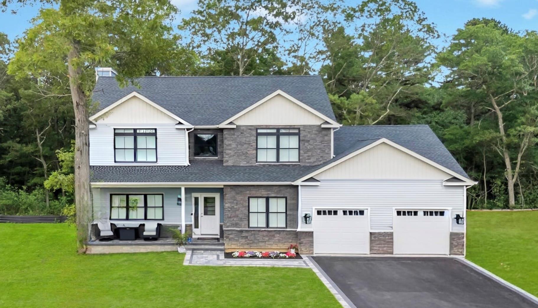 Ridge, New York, 11961, United States, 4 Bedrooms Bedrooms, ,3 BathroomsBathrooms,Residential,For Sale,1898810
