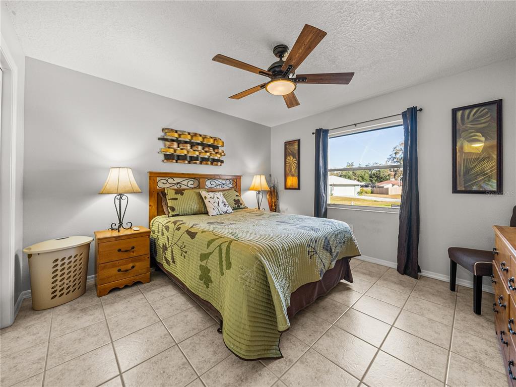 Lakeland, Florida, 33810, United States, 5 Bedrooms Bedrooms, ,4 BathroomsBathrooms,Residential,For Sale,1696884