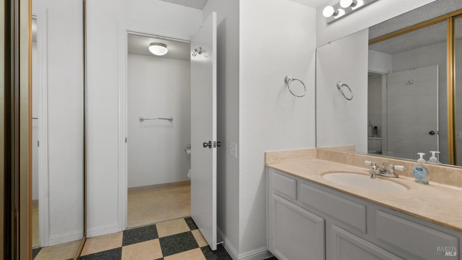 San Jose, California, 95111, United States, 2 Bedrooms Bedrooms, ,2 BathroomsBathrooms,Residential,For Sale,2003428