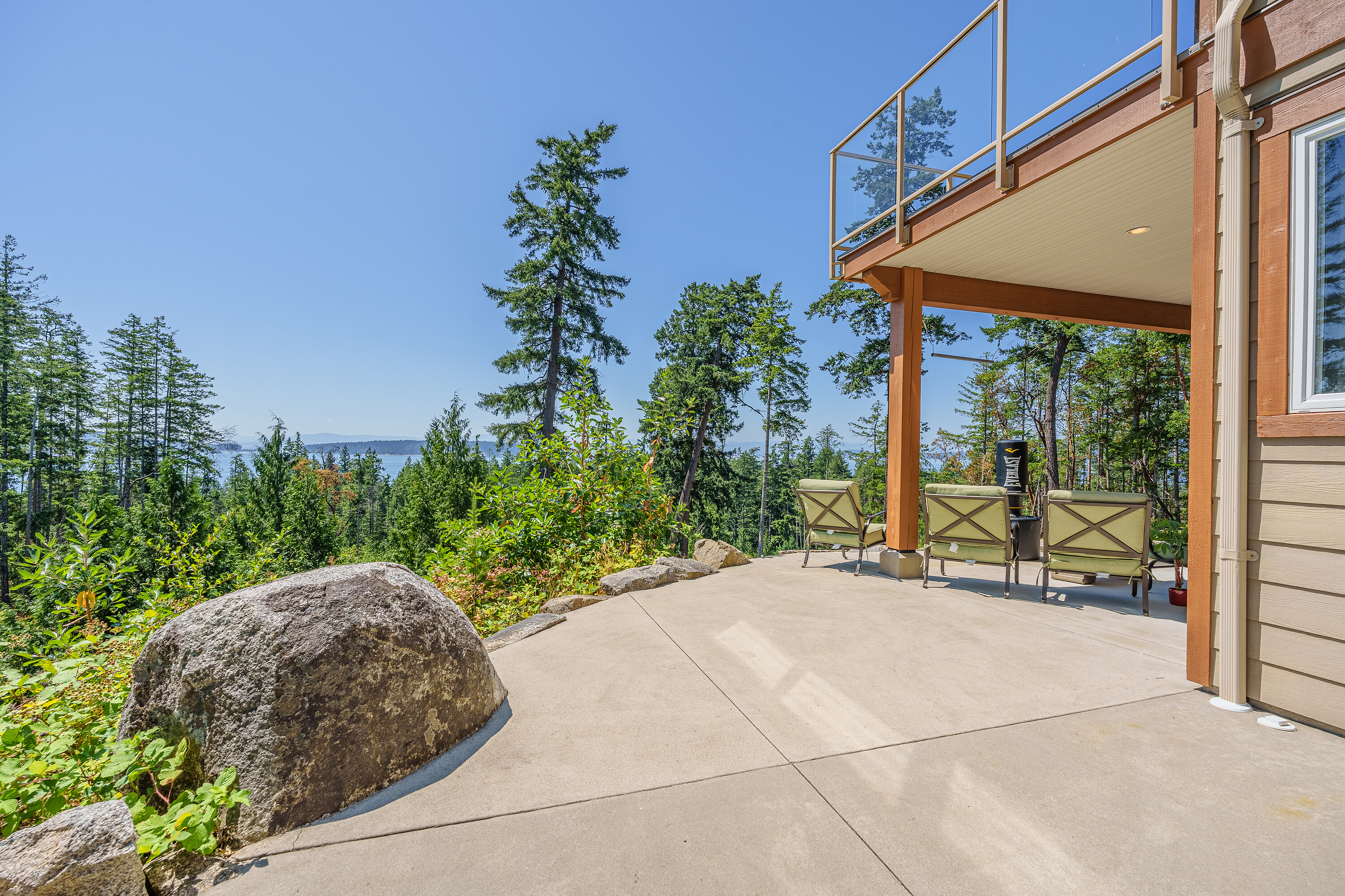  Custom Built Home on Acreage - 物件實景