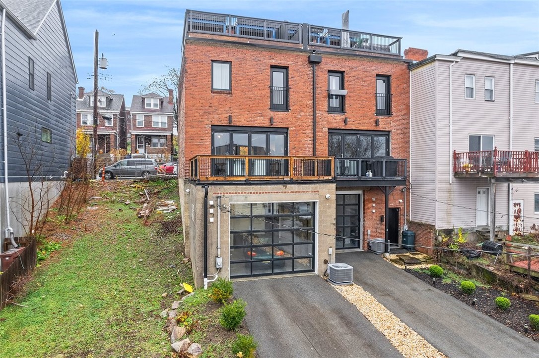 Lawrenceville, Pennsylvania, 15201, United States, 2 Bedrooms Bedrooms, ,4 BathroomsBathrooms,Residential,For Sale,1751252