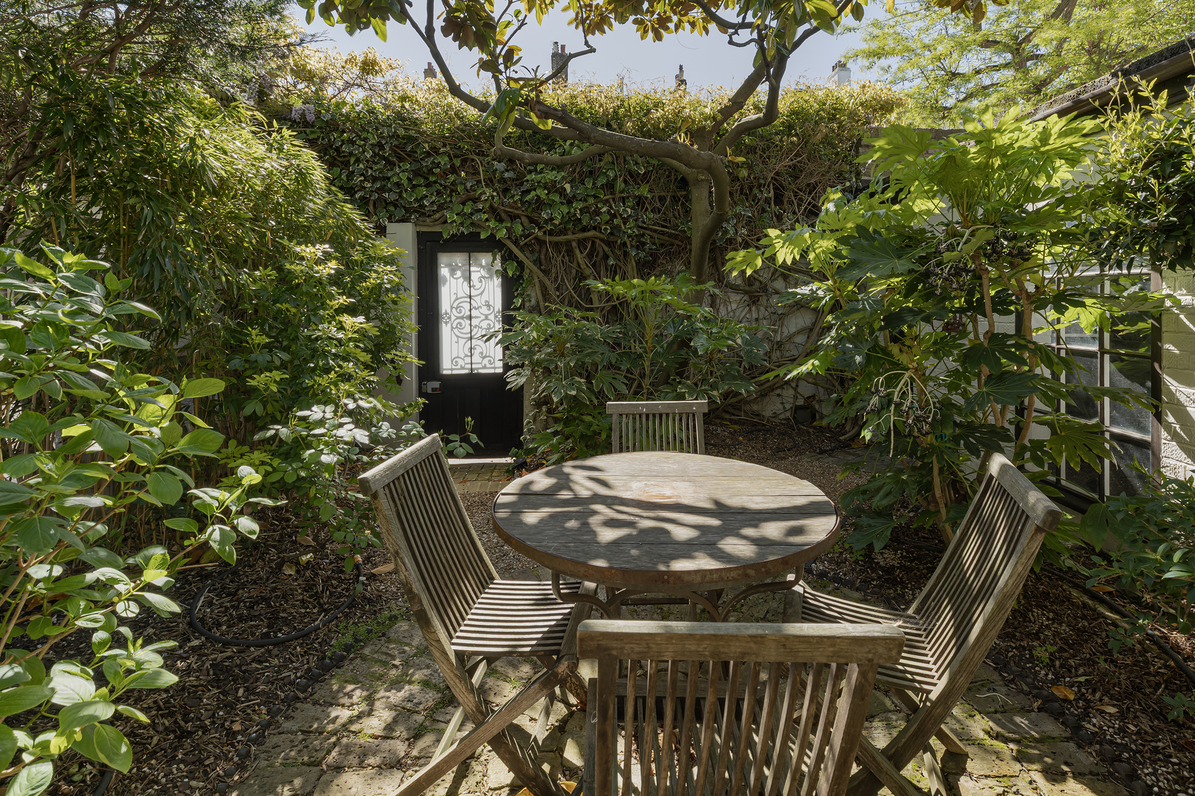  A Raised Ground Floor Apartment with a South-West Facing Garden and Garage - 物件實景