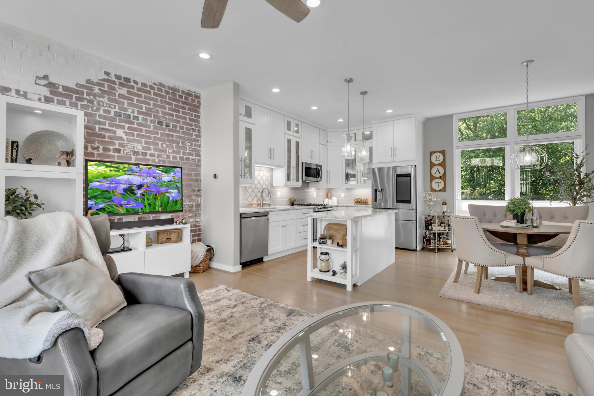 Washington, District of Columbia, 20024, United States, 3 Bedrooms Bedrooms, ,3 BathroomsBathrooms,Residential,For Sale,1943567