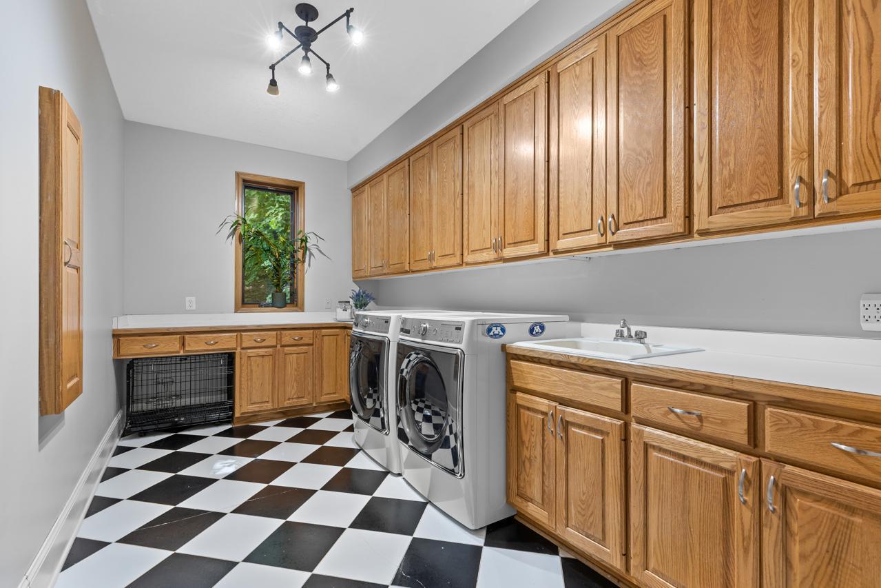 Chanhassen, Minnesota, 55317, United States, 5 Bedrooms Bedrooms, ,3 BathroomsBathrooms,Residential,For Sale,1926226