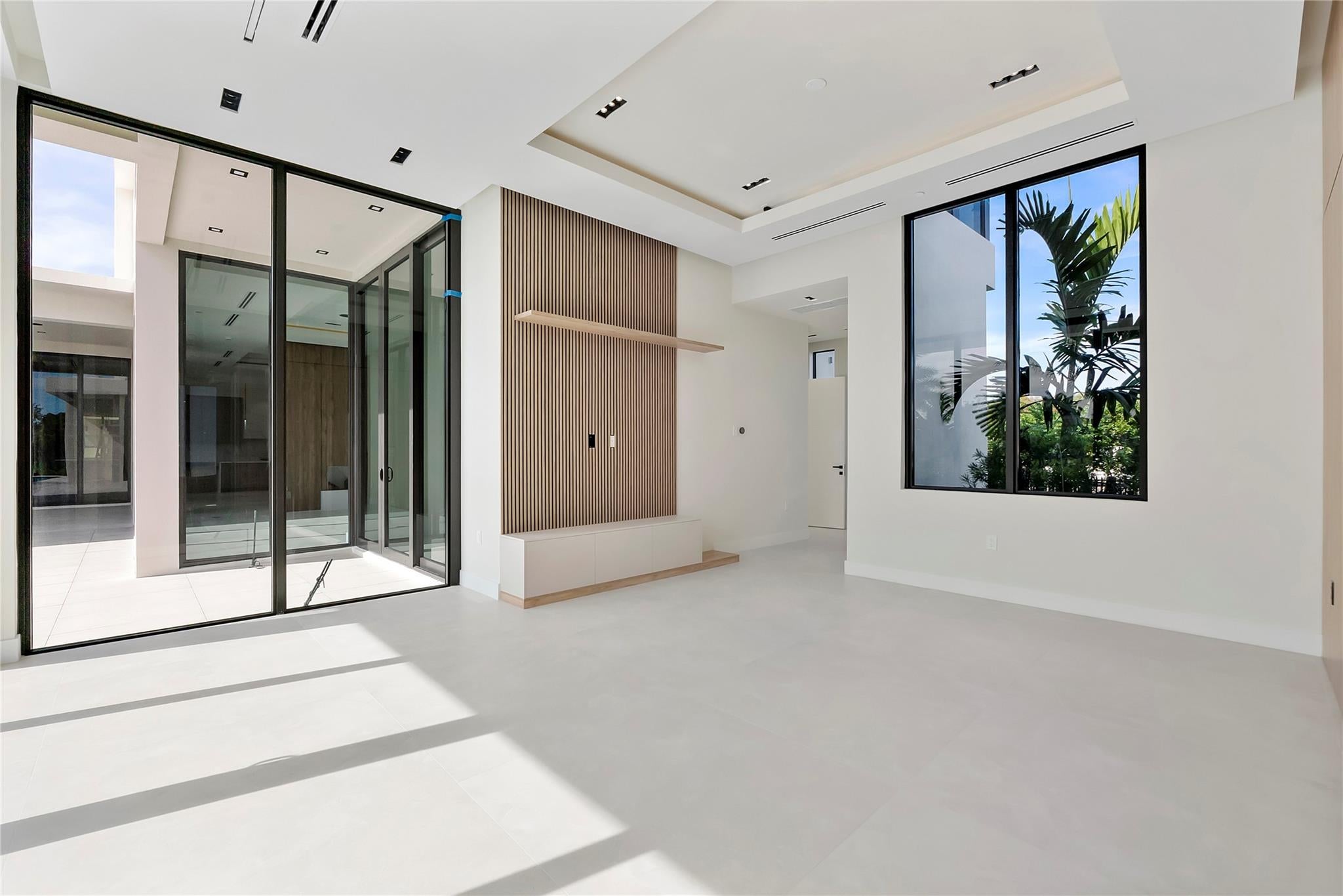 Plantation, Florida, 33323, United States, 6 Bedrooms Bedrooms, ,8 BathroomsBathrooms,Residential,For Sale,1984384