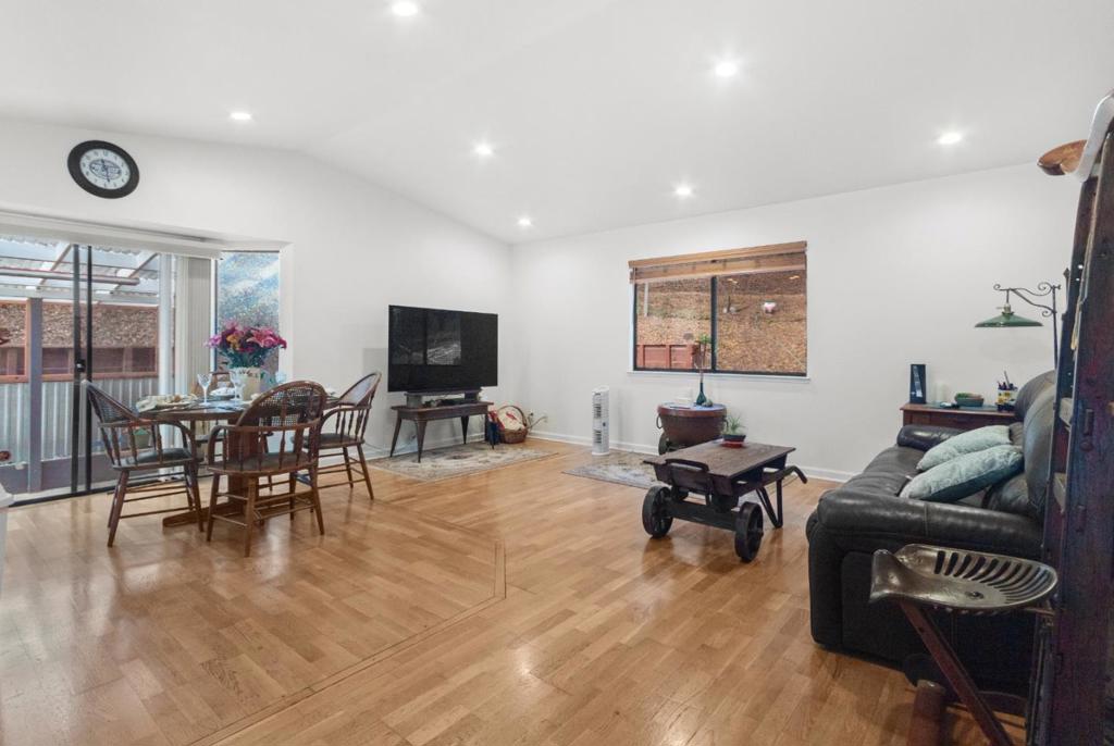 Royal Oaks, California, 95076, United States, 4 Bedrooms Bedrooms, ,3 BathroomsBathrooms,Residential,For Sale,1810635