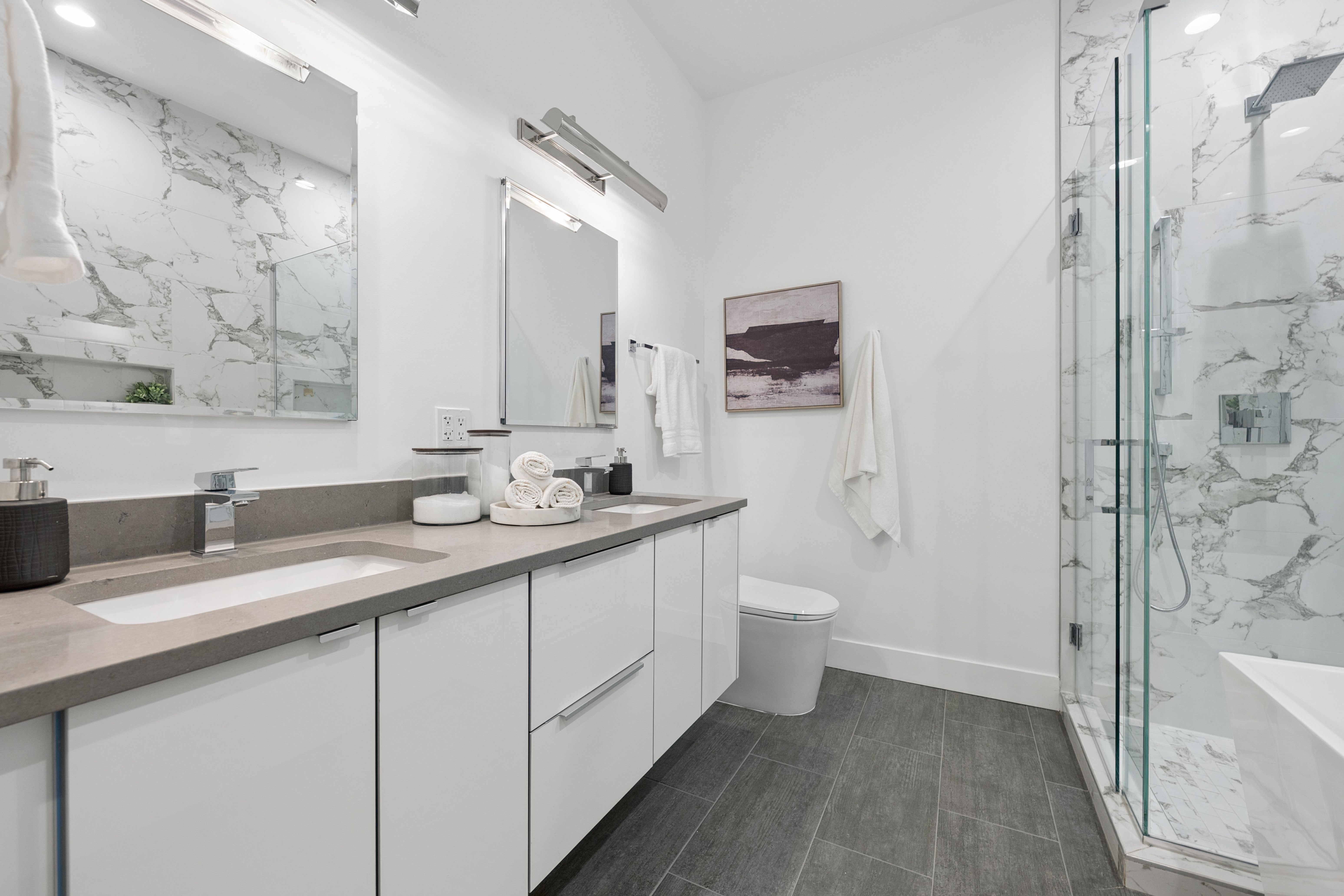 Sophisticated Three-bedroom, Two-bath Residence - 物件實景