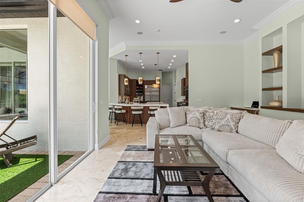 Bradenton, Florida, 34202, United States, 5 Bedrooms Bedrooms, ,5 BathroomsBathrooms,Residential,For Sale,1873833