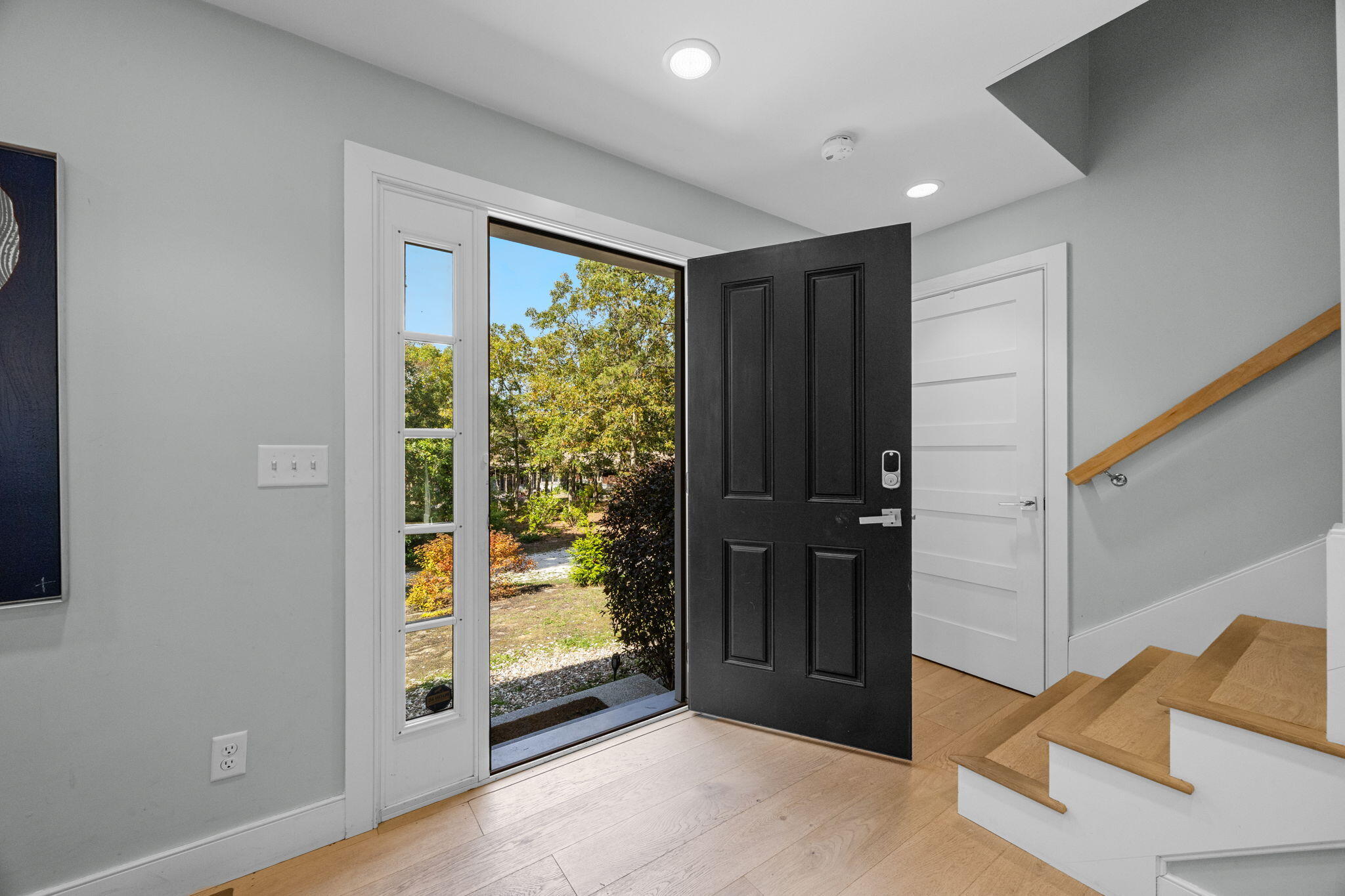  2017-Built Cape Cod Charmer with Fireplace, Fenced Yard and Patio - 物件實景