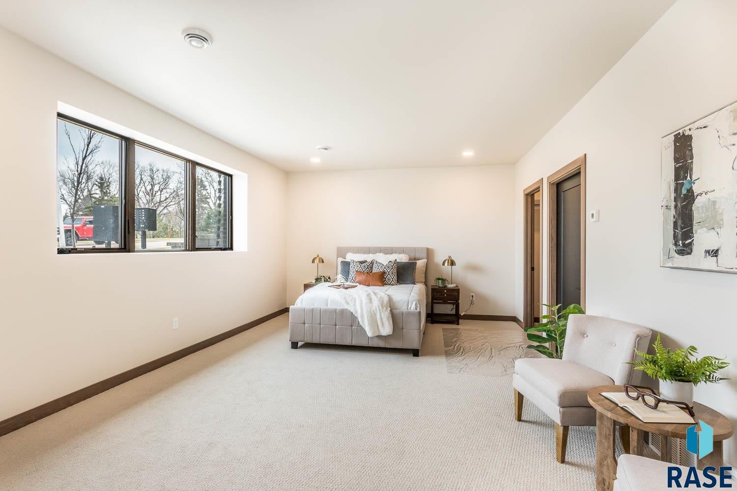 Sioux Falls, South Dakota, 57106, United States, ,Residential,For Sale,1986514