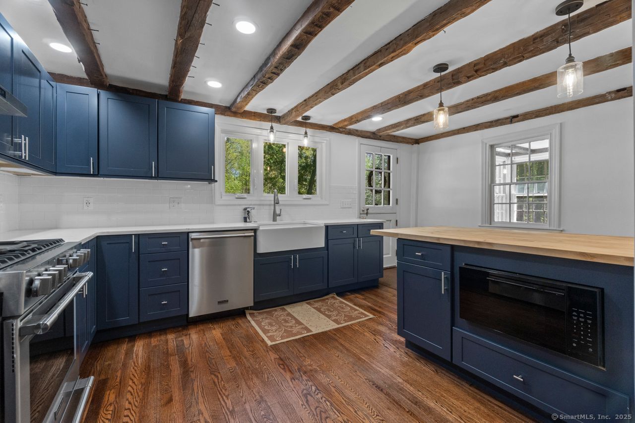 Woodbury, Connecticut, 06798, United States, 4 Bedrooms Bedrooms, ,3 BathroomsBathrooms,Residential,For Sale,1890023