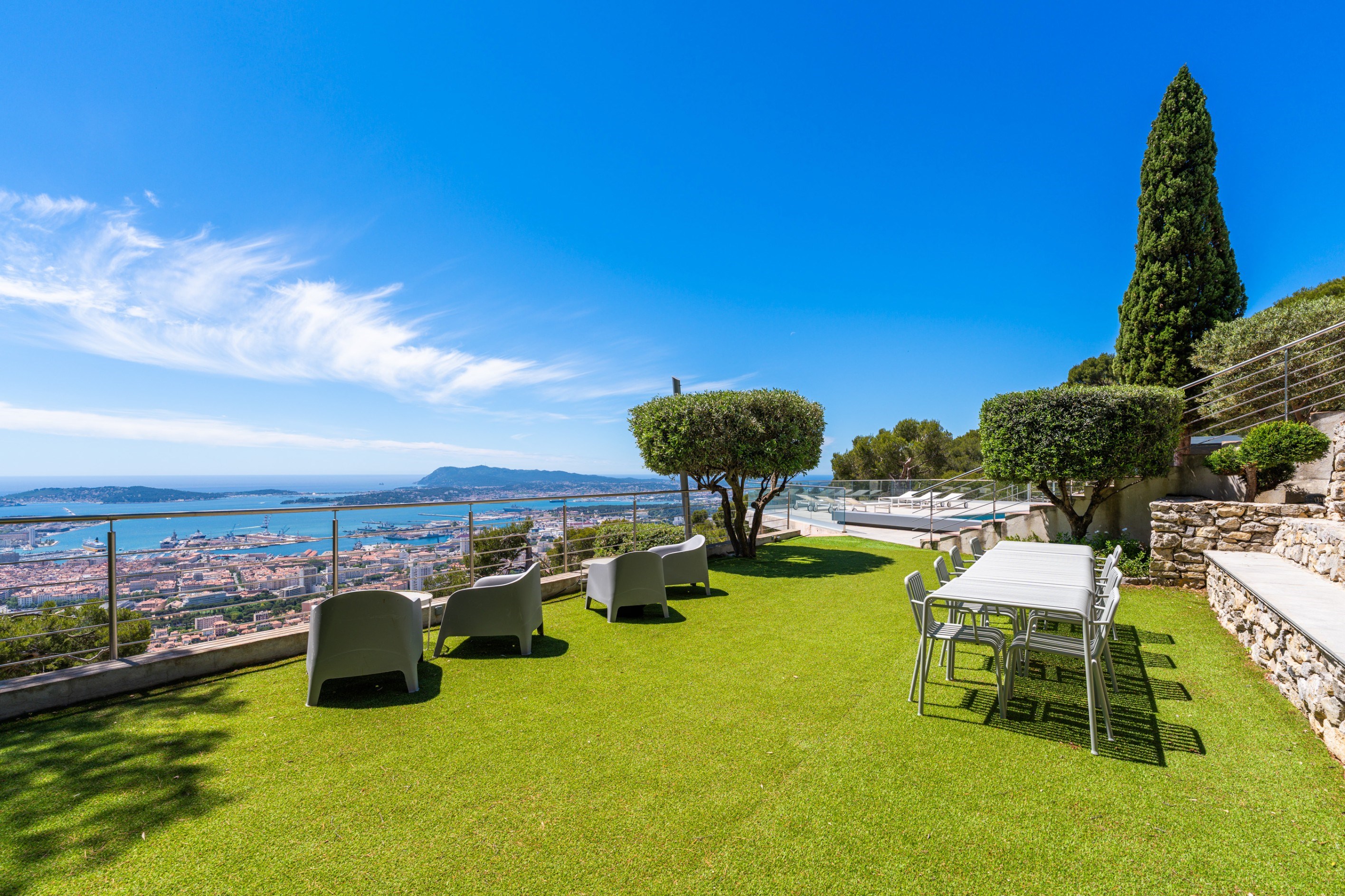  Toulon, Le Faron – Elevated Property with Panoramic Sea Views - 物件實景